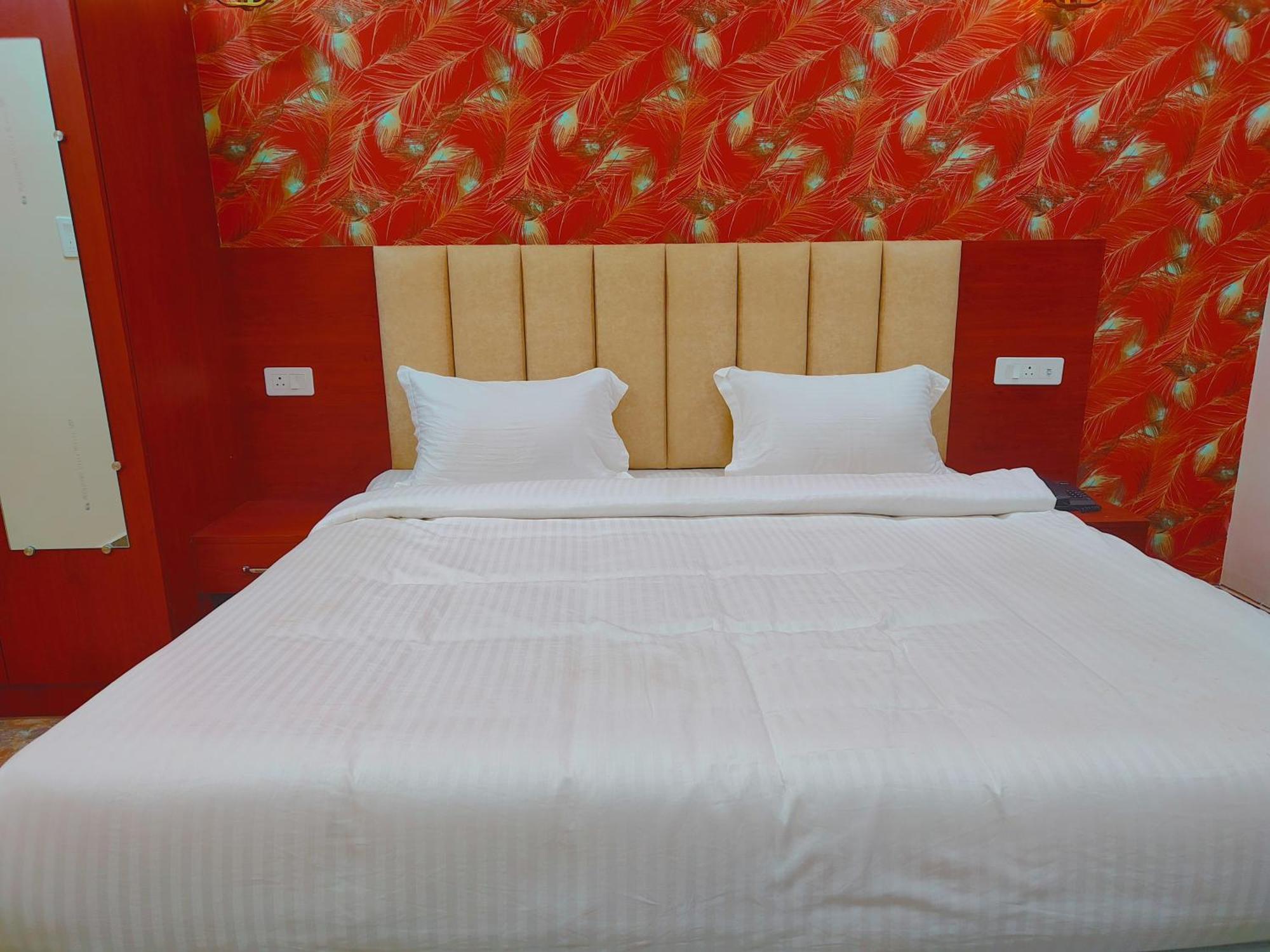 Awadh Samrat Resort Ayodhya Εξωτερικό φωτογραφία
