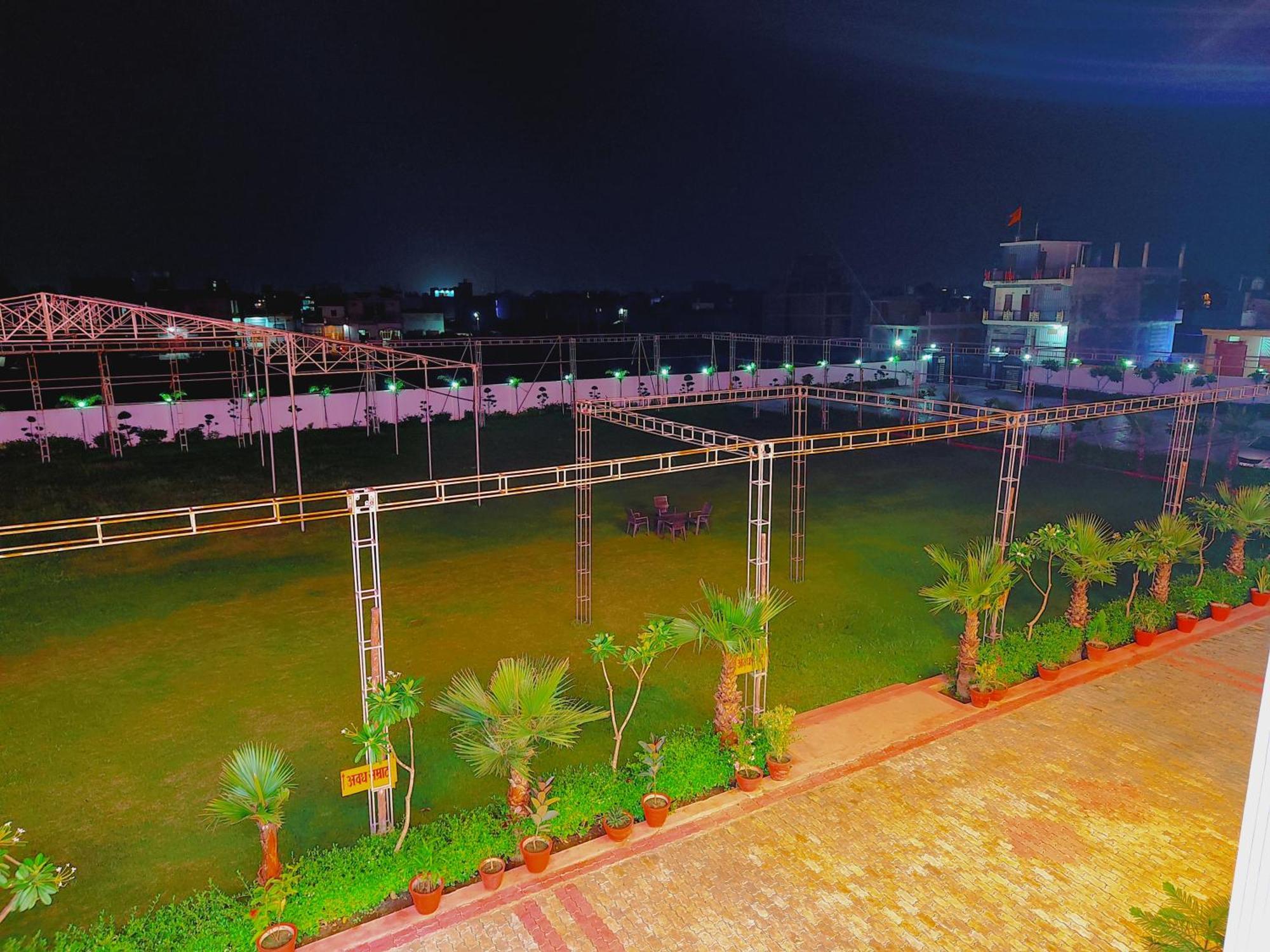 Awadh Samrat Resort Ayodhya Εξωτερικό φωτογραφία