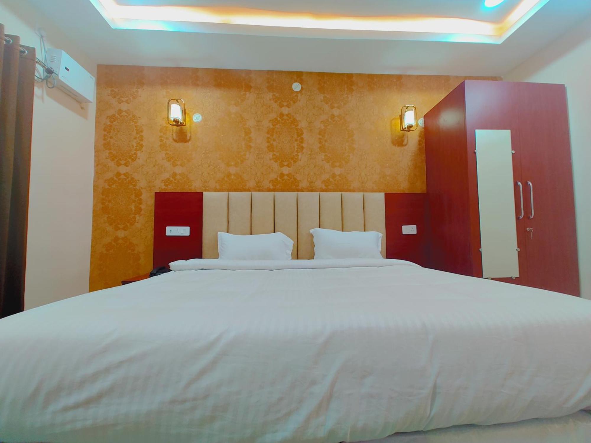 Awadh Samrat Resort Ayodhya Εξωτερικό φωτογραφία
