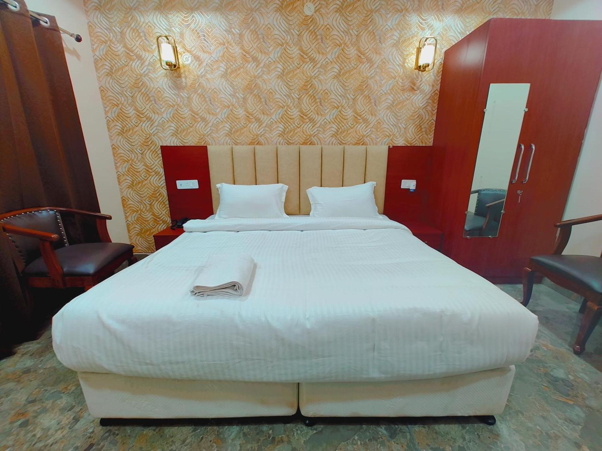 Awadh Samrat Resort Ayodhya Εξωτερικό φωτογραφία