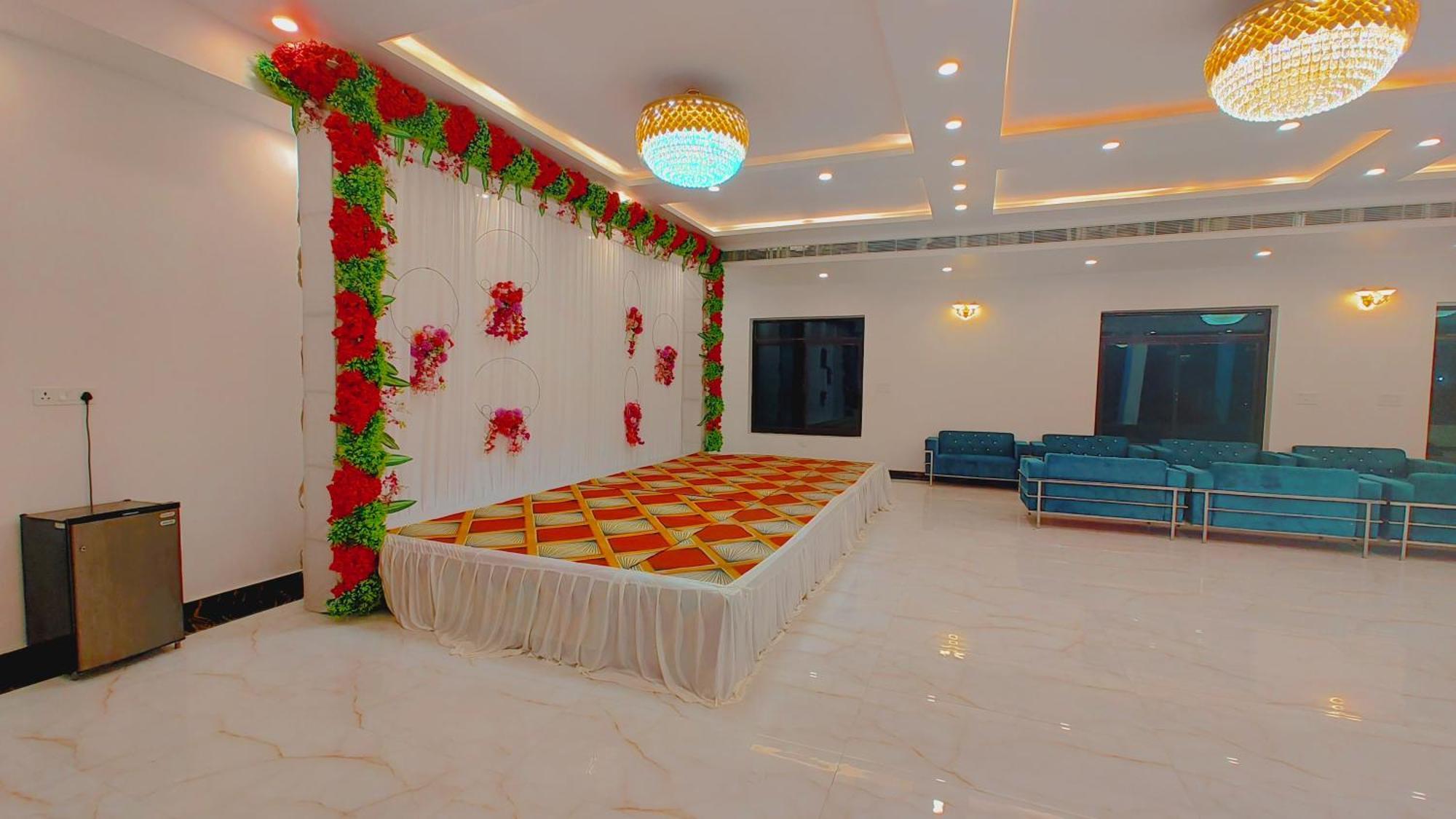 Awadh Samrat Resort Ayodhya Εξωτερικό φωτογραφία