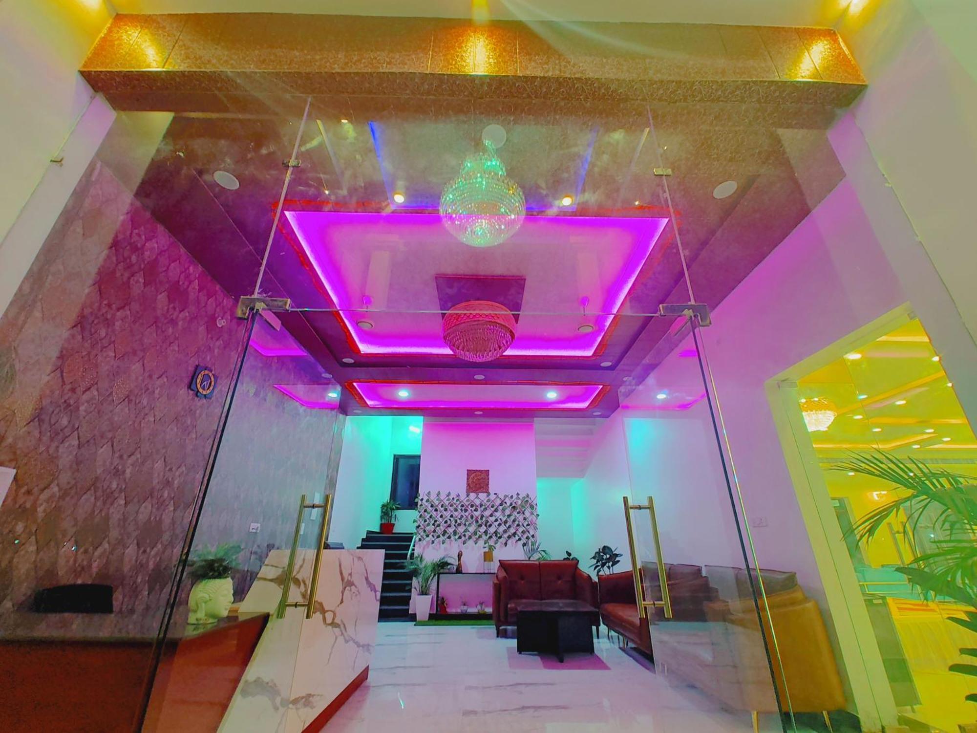 Awadh Samrat Resort Ayodhya Εξωτερικό φωτογραφία